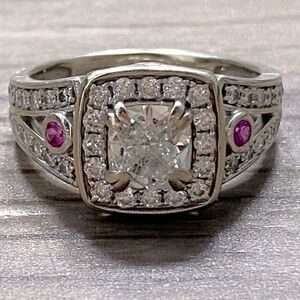 Diamond engagement ring 